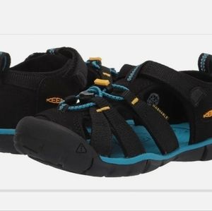 KEEN Unisex-Child Seacamp Ii CNX Sandal Black/Brilliant Blue Big Kids Size 1